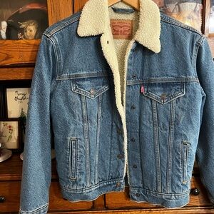 Levi's Classic Blue Denim Jacket with Cream Lining
